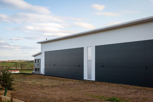 Distribution warehouse