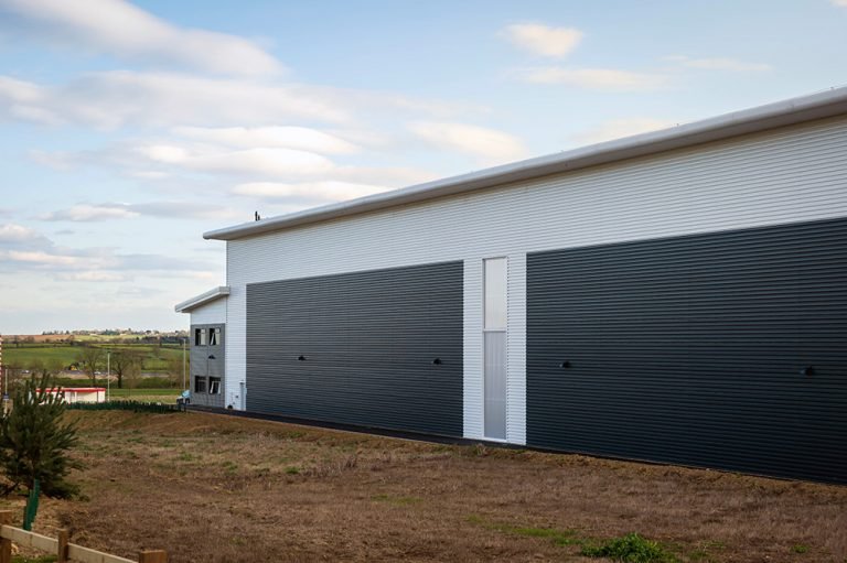 Distribution warehouse